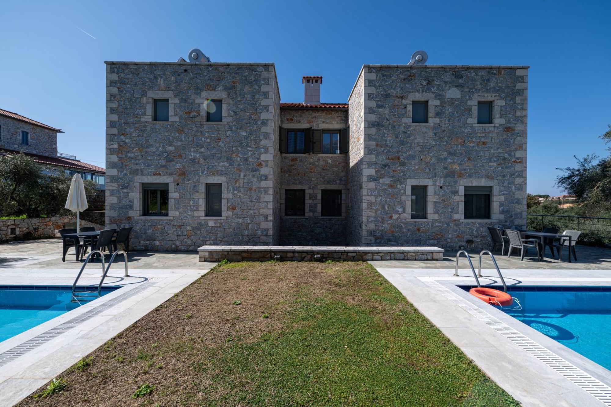 Torri Di Pietra Villa Stoúpa Exteriör bild