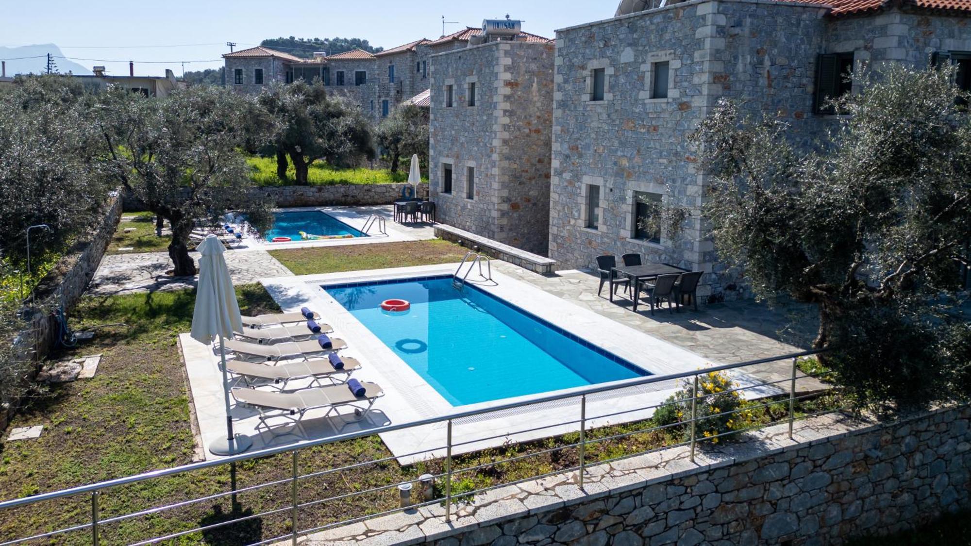 Torri Di Pietra Villa Stoúpa Exteriör bild