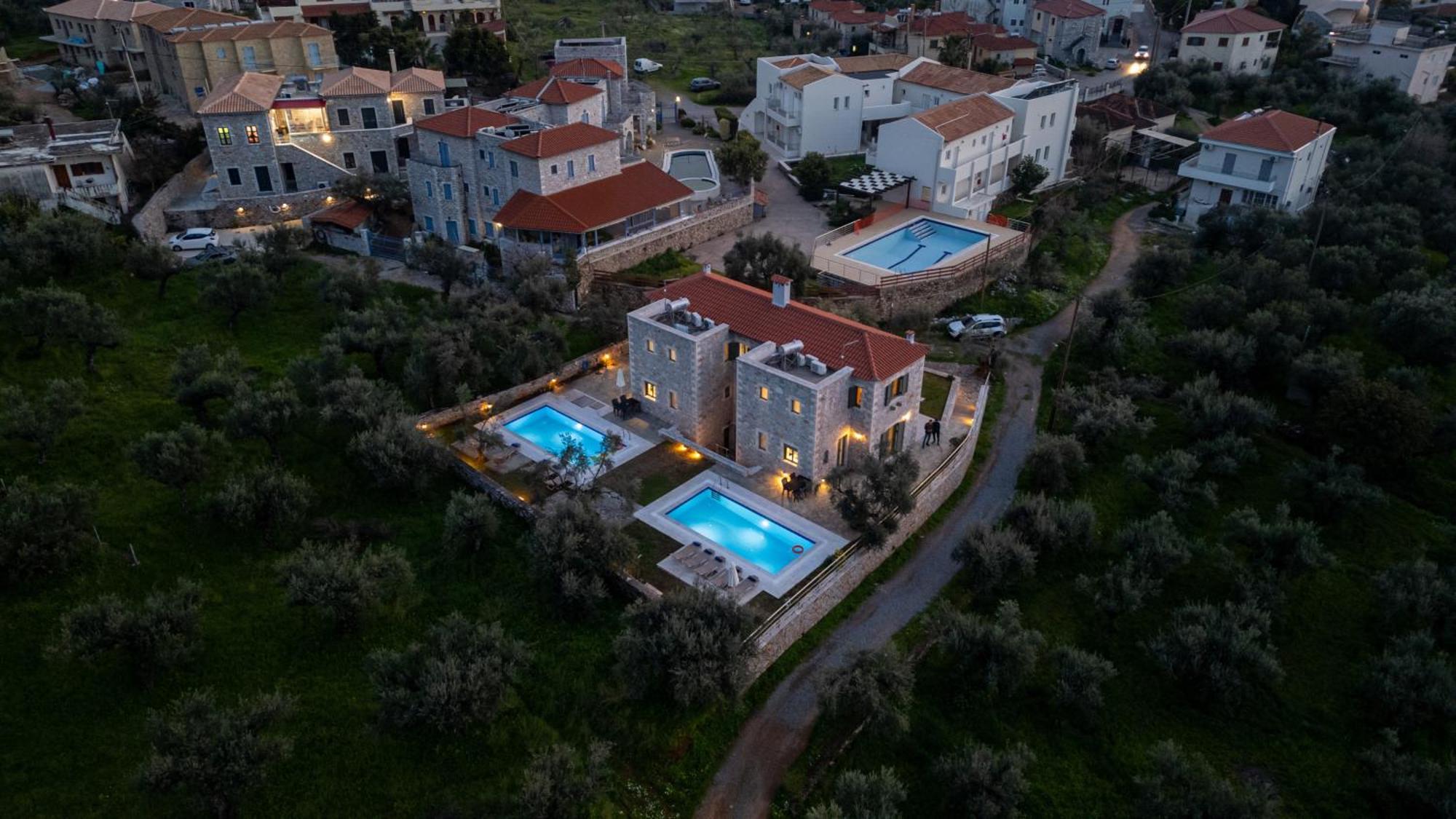 Torri Di Pietra Villa Stoúpa Exteriör bild