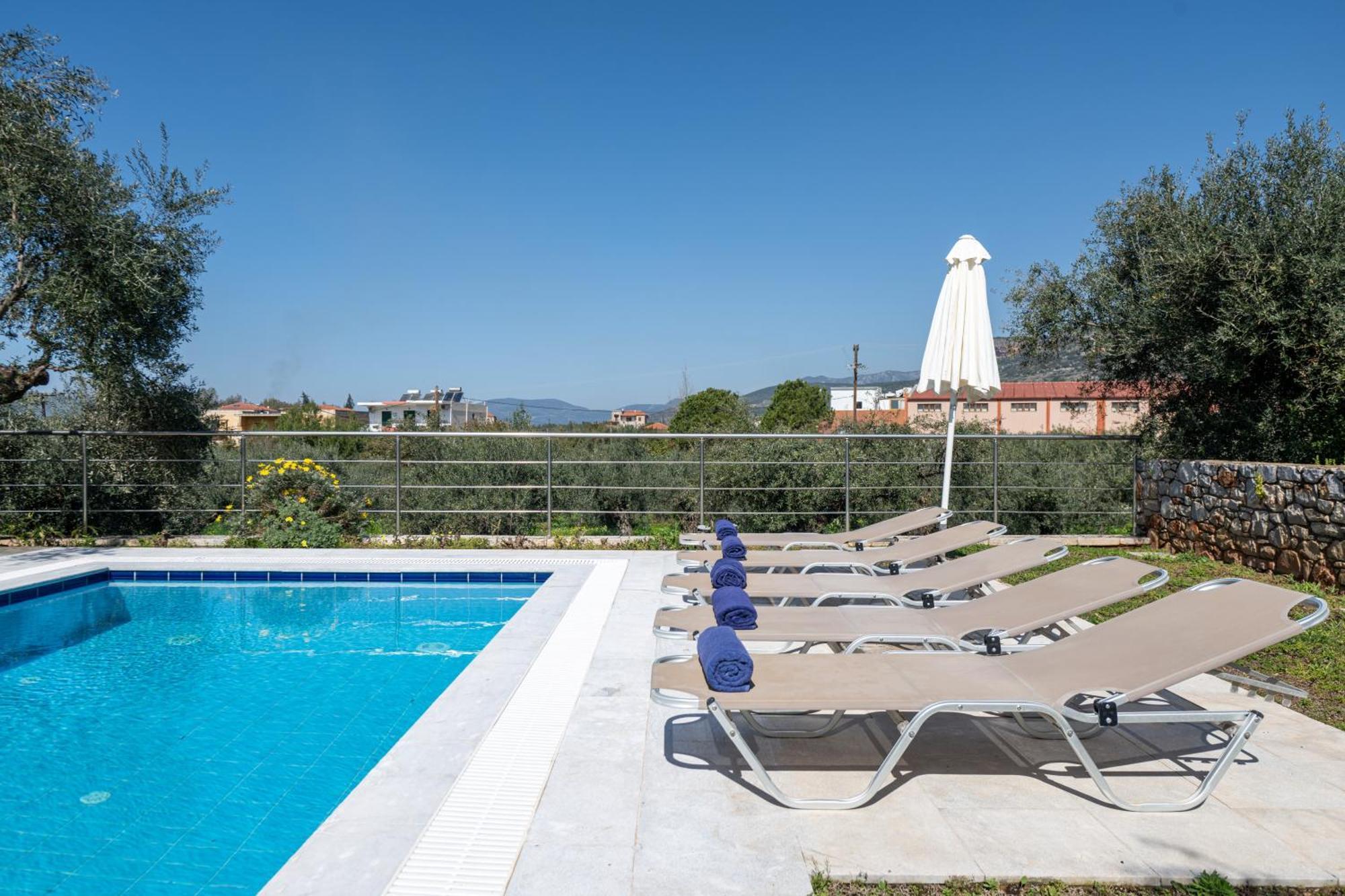 Torri Di Pietra Villa Stoúpa Rum bild