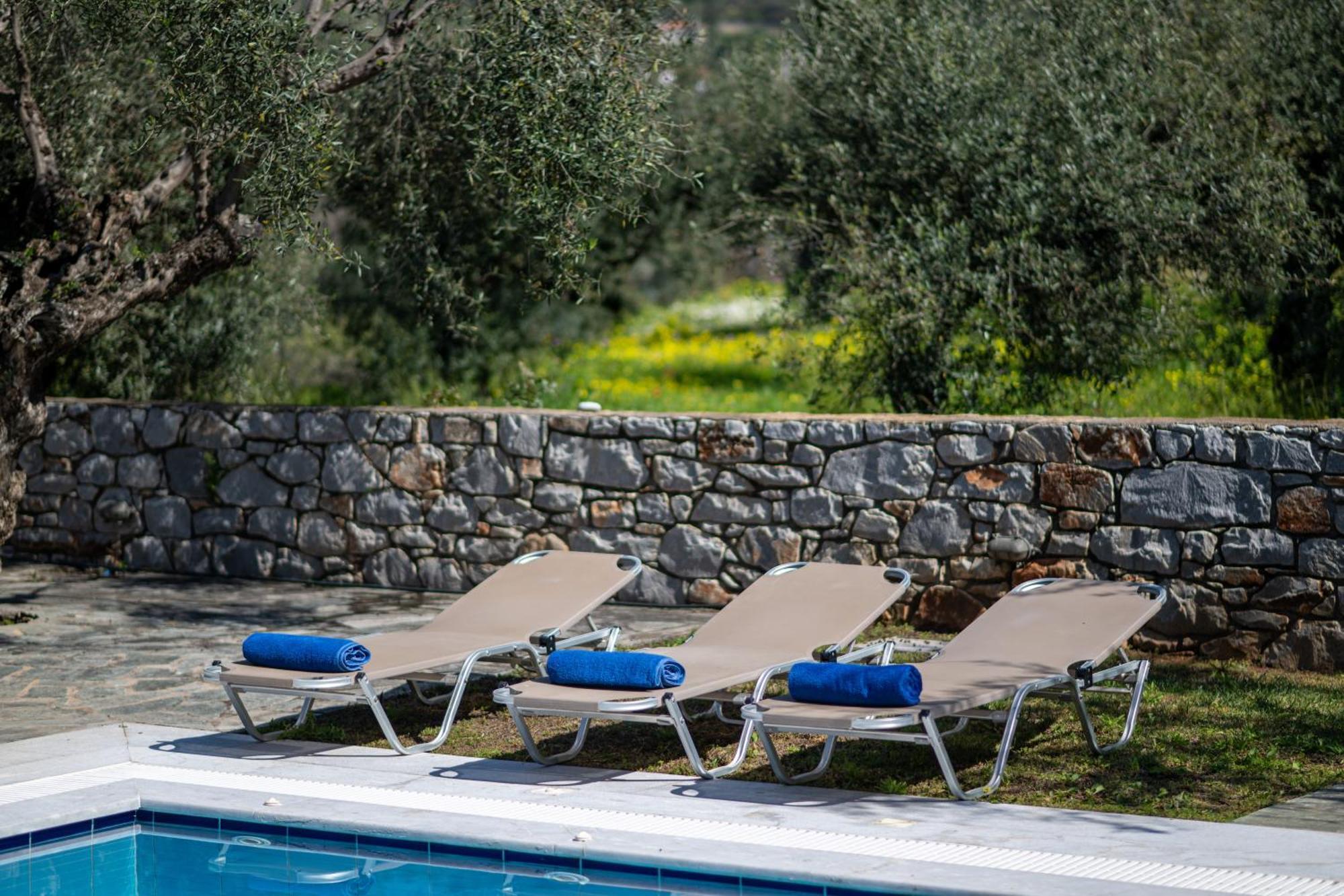 Torri Di Pietra Villa Stoúpa Rum bild