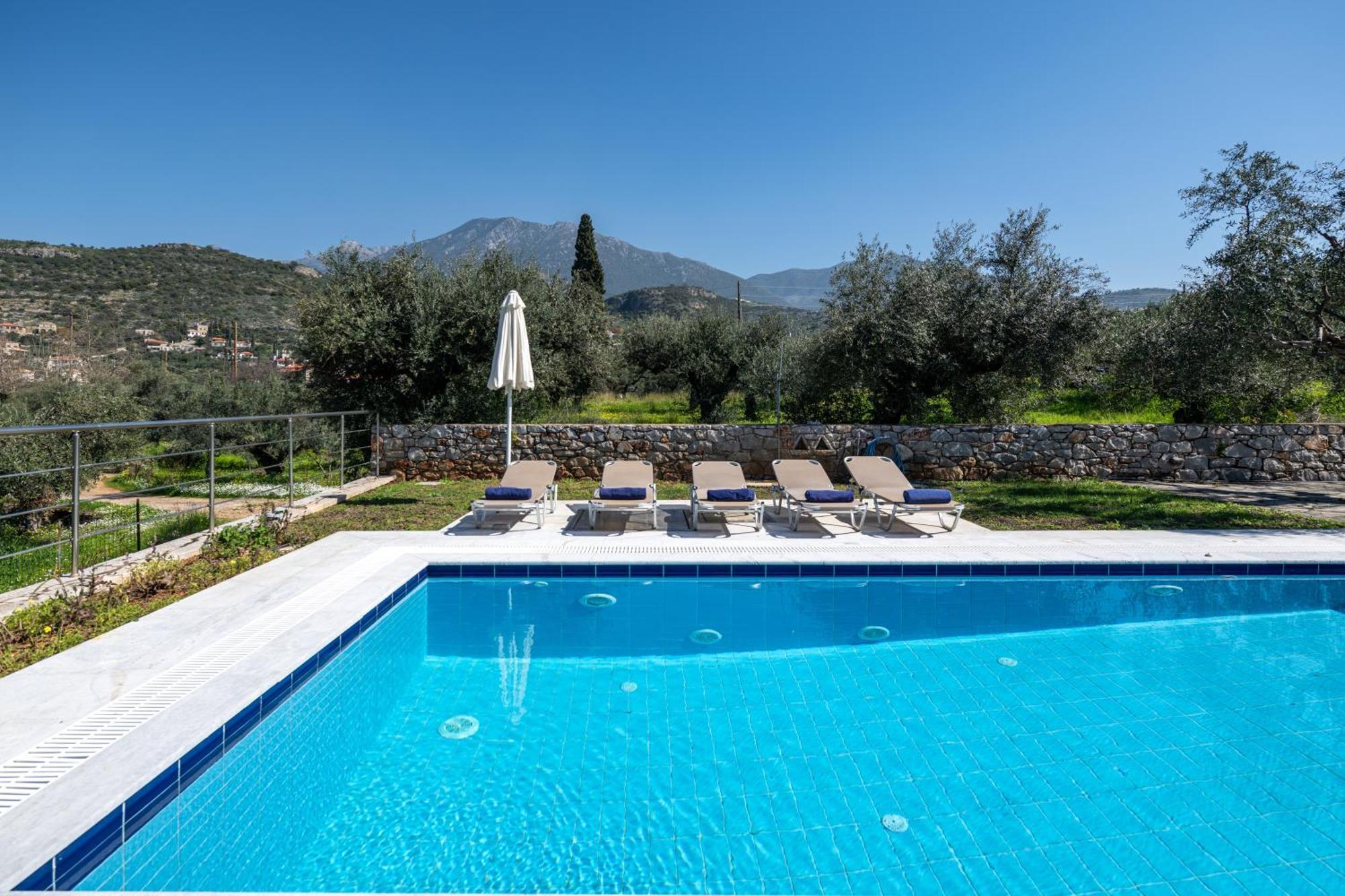 Torri Di Pietra Villa Stoúpa Rum bild