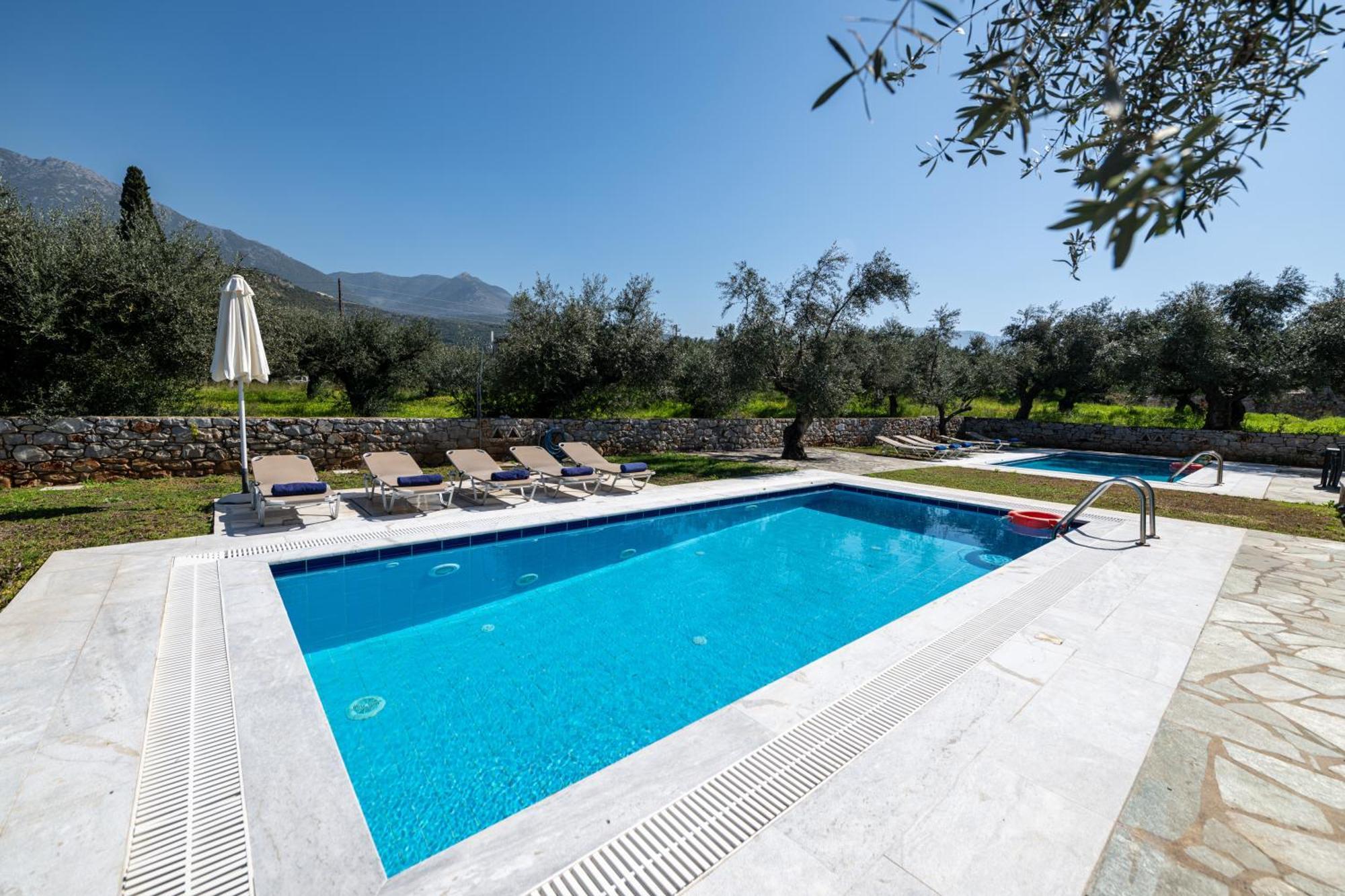 Torri Di Pietra Villa Stoúpa Rum bild