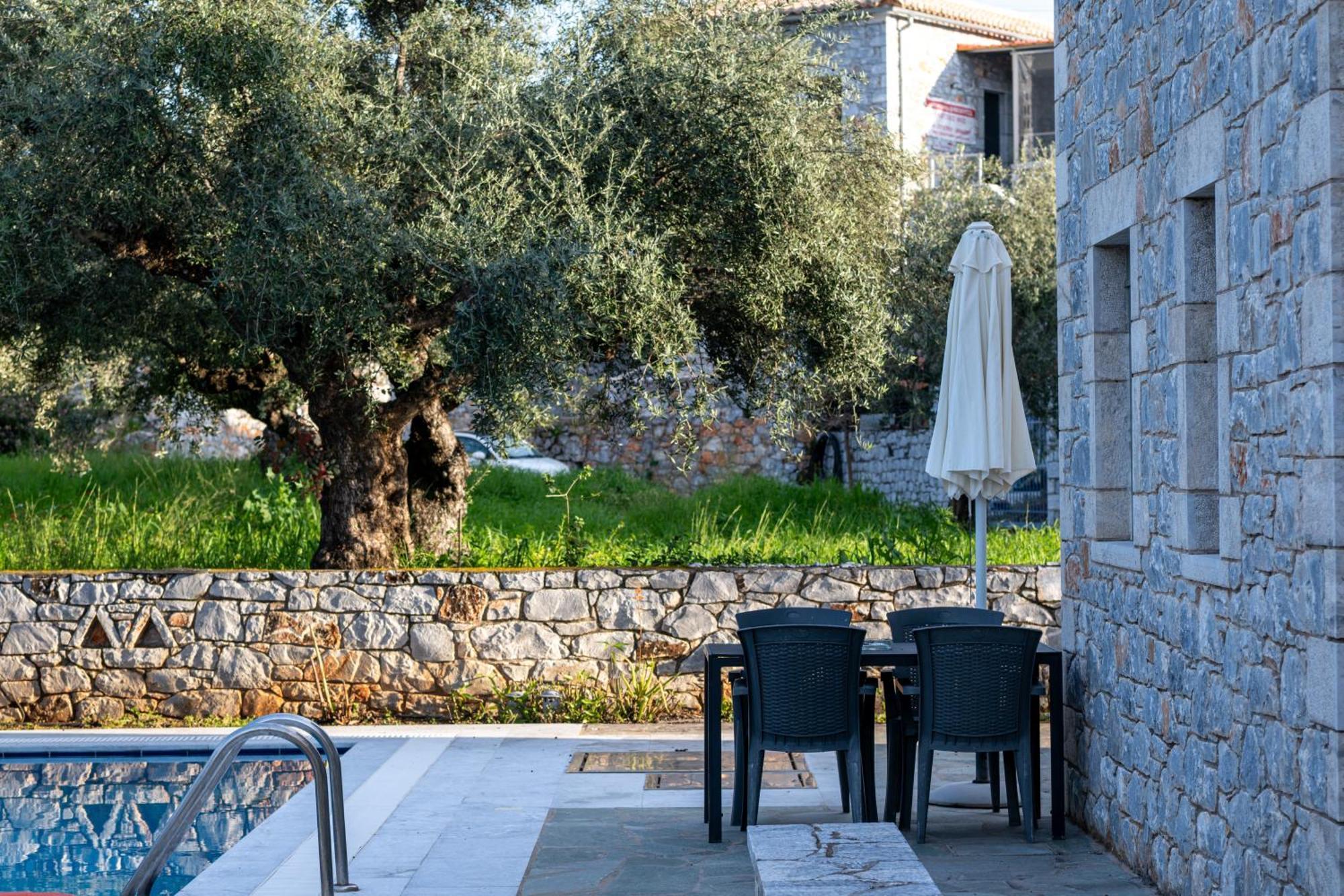 Torri Di Pietra Villa Stoúpa Rum bild